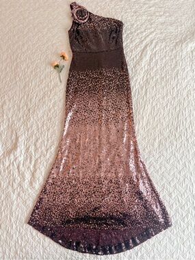 vince camuto chevron sequin dress Vince Camuto | Dresses | Vince Camuto Cowl Neck Sequin Gown
